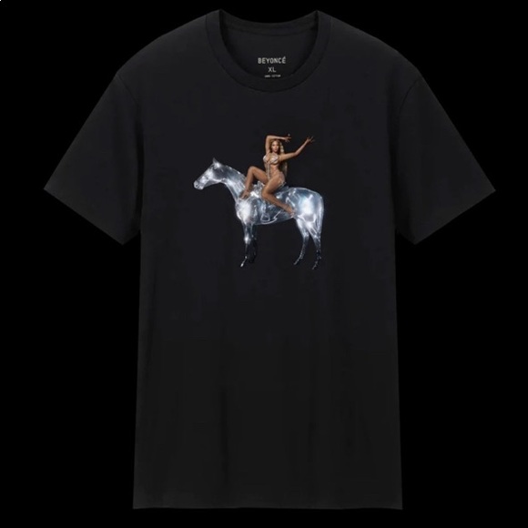 Beyoncé Renaissance pose 3 Medium - Picture 1 of 5